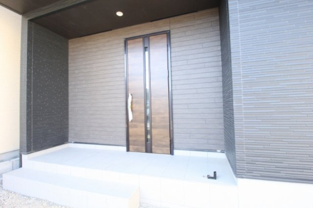 桟橋通3丁目　新築戸建　【内覧可能】の外観|南東　幅5.8ｍ　公道　接面8.5ｍ