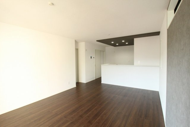 桟橋通3丁目　新築戸建　【内覧可能】の居間・リビング|LDK 16.25帖