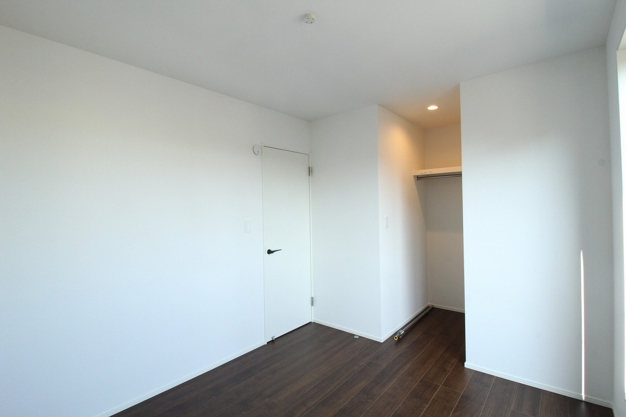 桟橋通3丁目　新築戸建　【内覧可能】の洋室|2F　南西の部屋　5.25帖+WIC