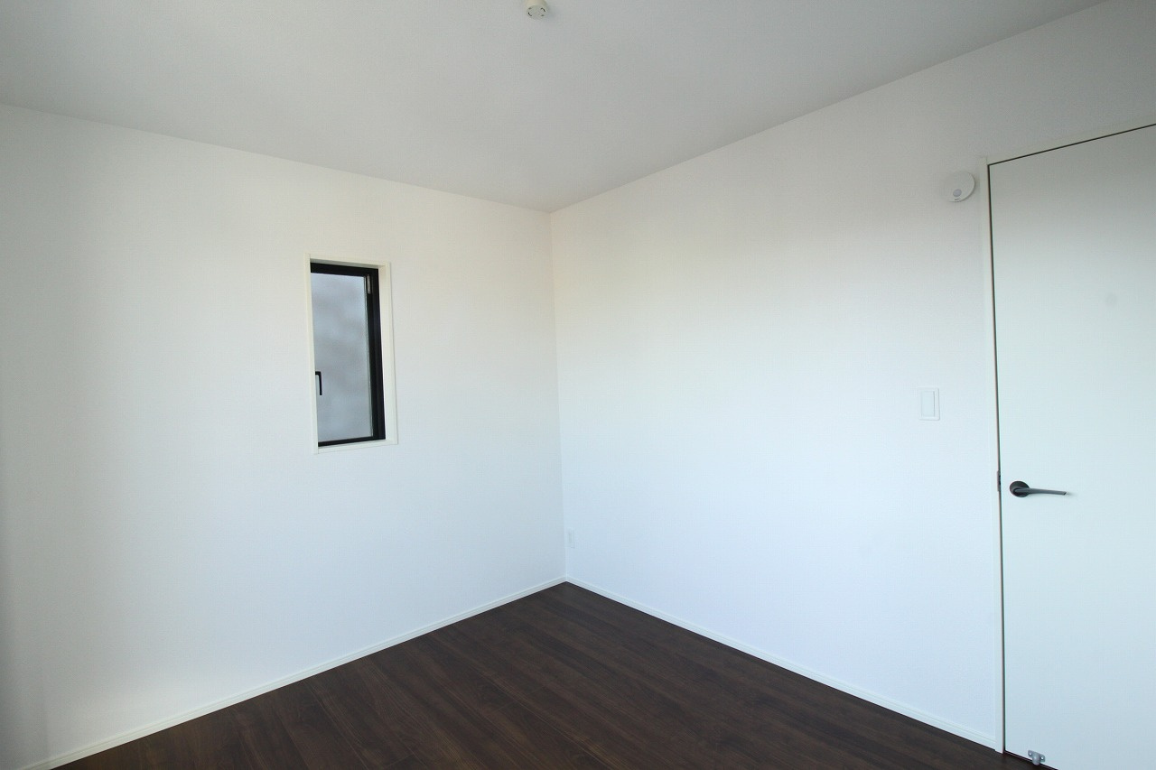 桟橋通3丁目　新築戸建　【内覧可能】の洋室|2F　南西の部屋　5.25帖+WIC