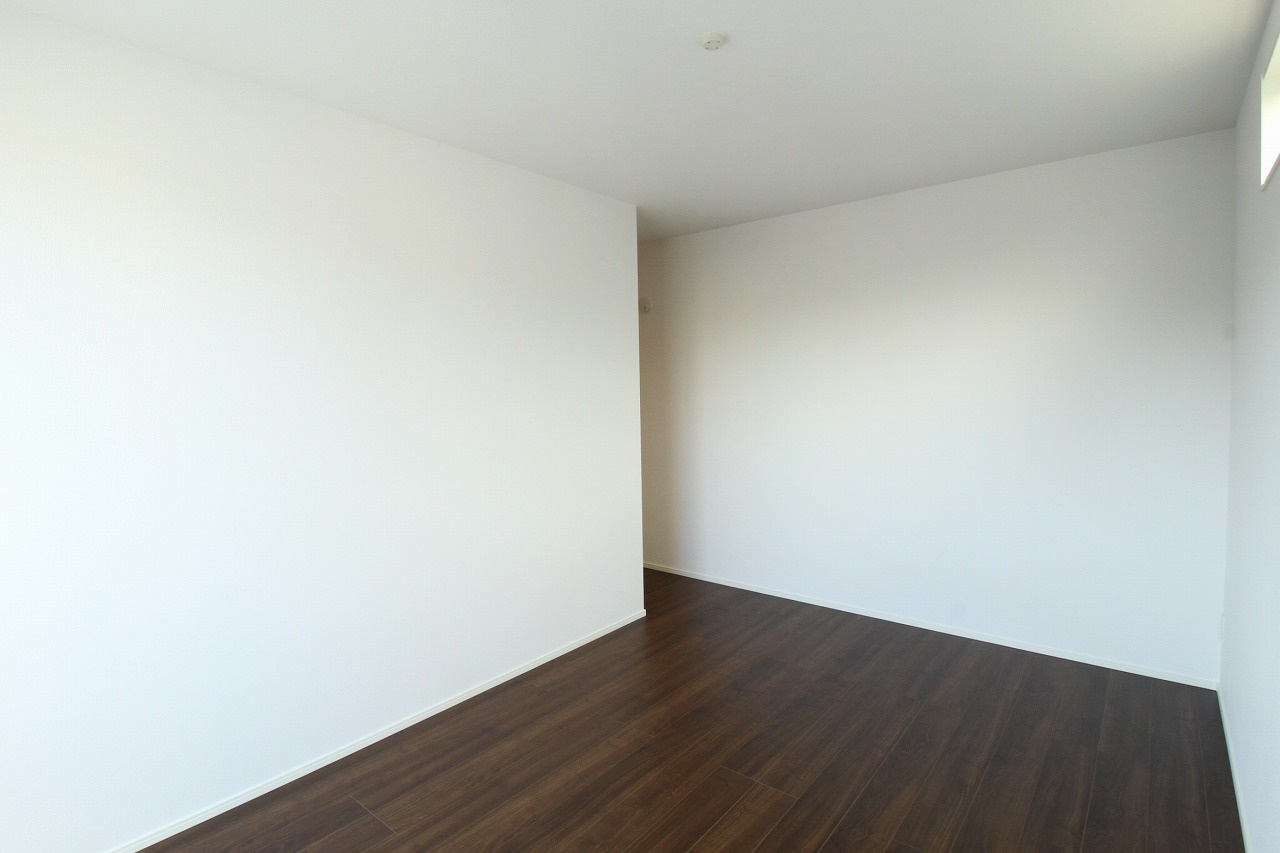 桟橋通3丁目　新築戸建　【内覧可能】の洋室|2F　南東の部屋　7.5帖+WIC