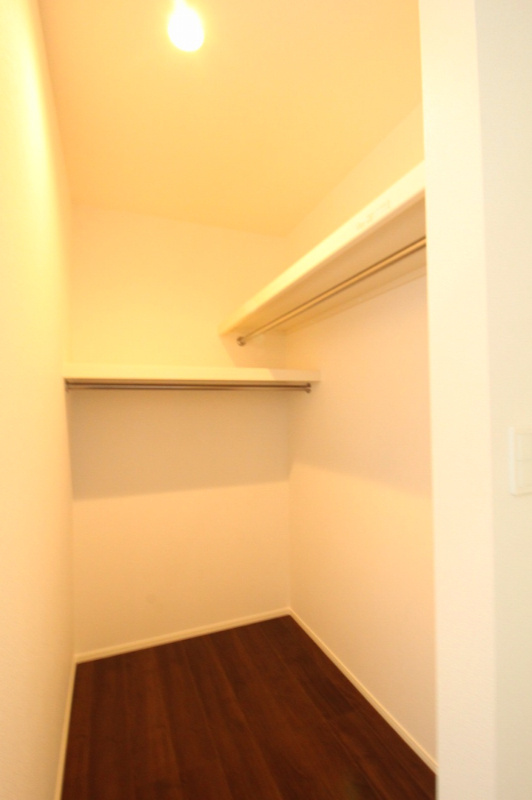 桟橋通3丁目　新築戸建　【内覧可能】の洋室|2F　南東の部屋　7.5帖+WIC