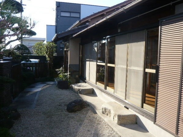 海老山町貸家の外観