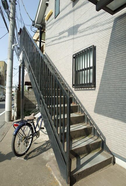 フラット鷹の台のエントランス