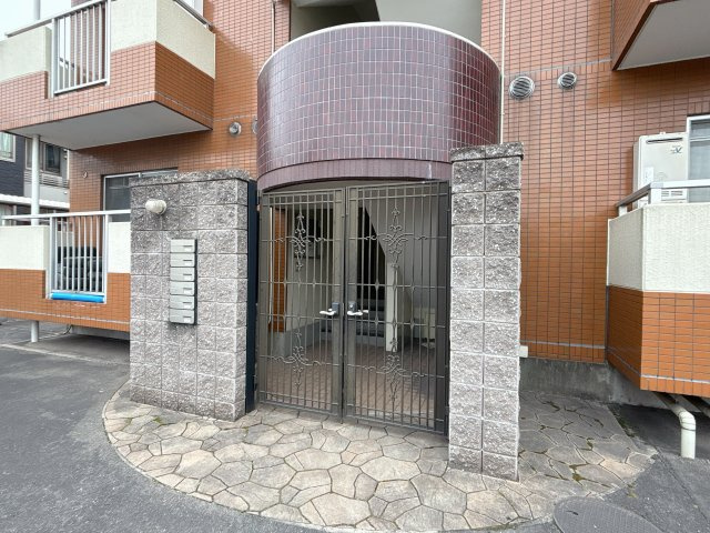 サンライフカトー(リノシス)のエントランス