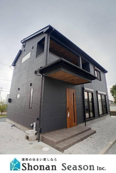 【外観】 | 敷地面積58坪以上！3LDK＋家庭菜園付き！カースペース4台完備
建物完成済み！ぜひこの機会にご内見くださいませ♪