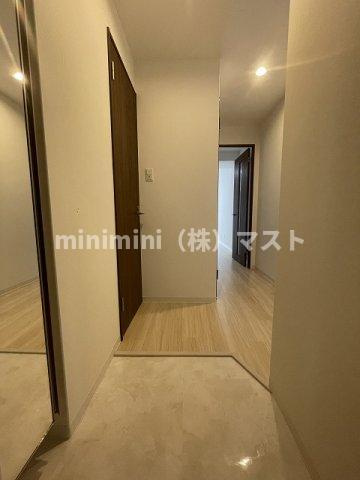 ART Tennoujiの玄関