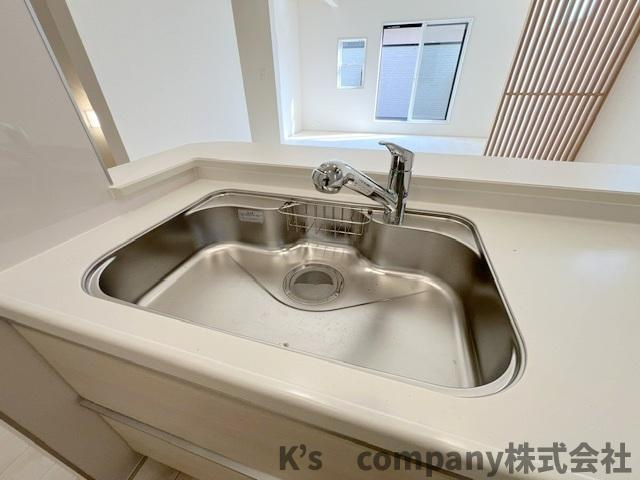 ◎高座郡寒川町倉見　新築戸建　3号棟のキッチン|耐久性に優れたステンレス素材のシンク◇