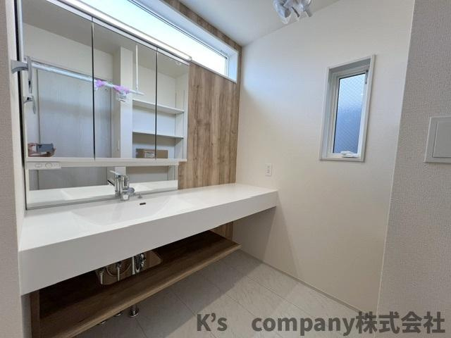 ◎高座郡寒川町倉見　新築戸建　3号棟の独立洗面台|忙しい朝の時間帯にも、ご家族でご準備いただける横幅のある洗面台☆
