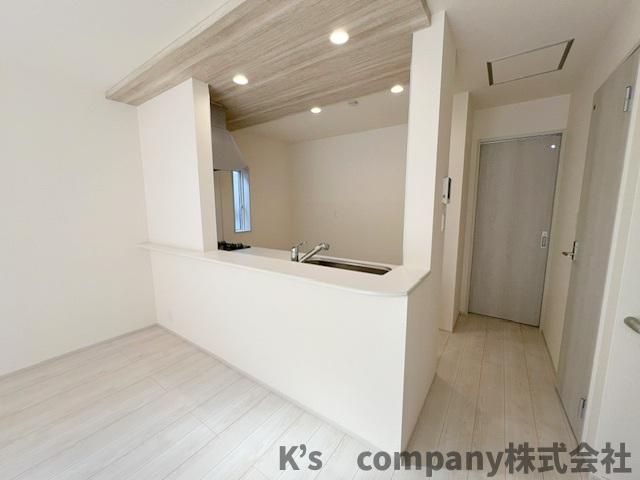 ◎高座郡寒川町倉見　新築戸建　3号棟のキッチン|リビングにいるご家族を感じながらお料理ができるカウンターキッチン☆