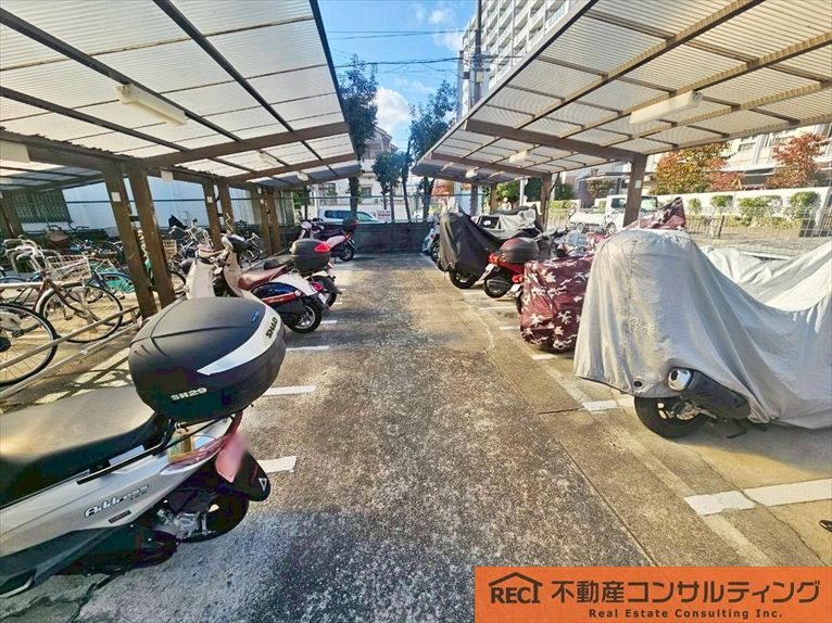 西宮グリーンマンション1号棟の駐輪場