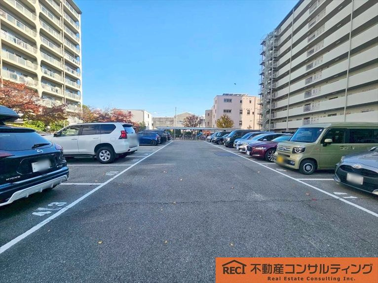 西宮グリーンマンション1号棟の駐車場