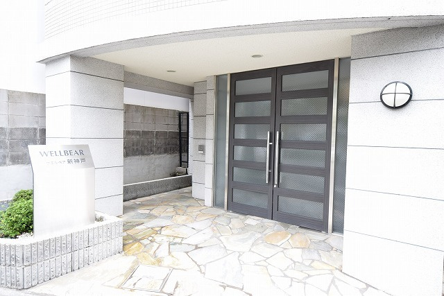 ＷＥＬＬＢＥＡＲ新神戸のエントランス