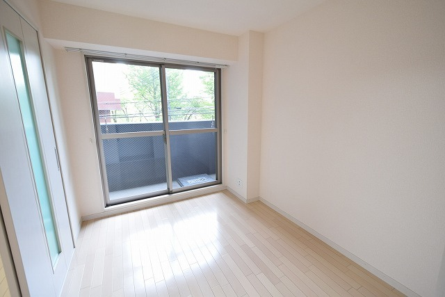 ＷＥＬＬＢＥＡＲ新神戸の洋室