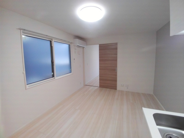 D-room旗塚通の居間・リビング