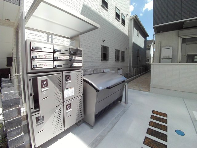 D-room旗塚通のエントランス