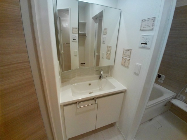 D-room旗塚通の洗面所