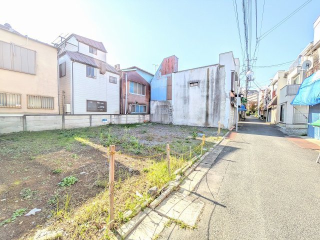 八王子市　長房町　建築条件無し売地の前面道路含む現地写真|～北側4ｍ道路に面しています～