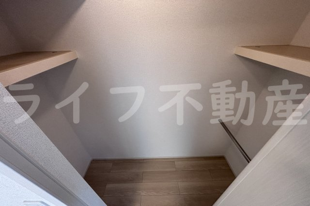 ジェダイトの収納|ちょっとした収納スペースも充実しています
