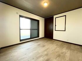 蔀屋本町　中古一戸建ての寝室|洋室7.0帖
■物件内覧・資金計画相談・住宅ローン相談、リフォーム相談、お問合せ受付中■
※当日・翌日のご内覧、ご相談はお電話でのお問合せがスムーズです！