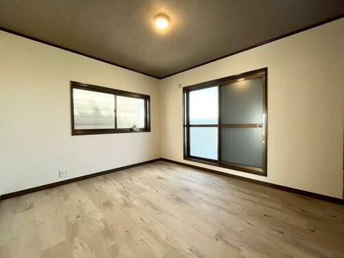 蔀屋本町　中古一戸建ての内装|洋室7.0帖
■物件内覧・資金計画相談・住宅ローン相談、リフォーム相談、お問合せ受付中■
※当日・翌日のご内覧、ご相談はお電話でのお問合せがスムーズです！