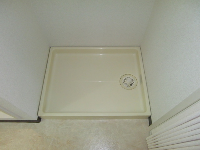 グリーンハイツ青木の洗面所|室内洗濯パン