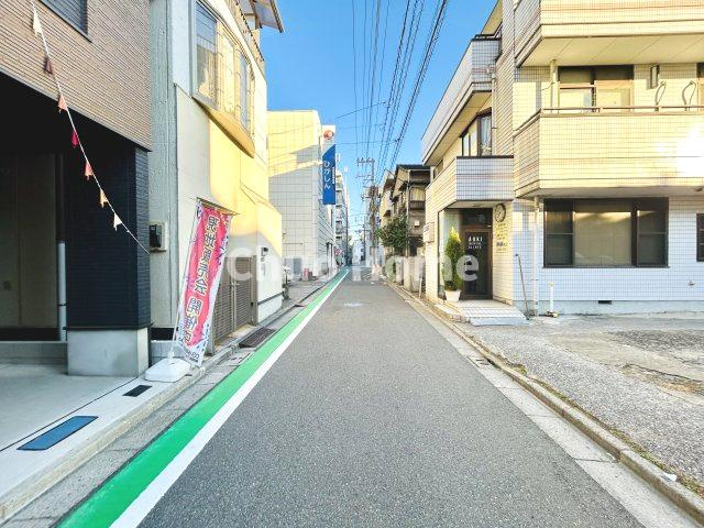 荒川区町屋3中古住宅の前面道路含む現地写真|全面道路