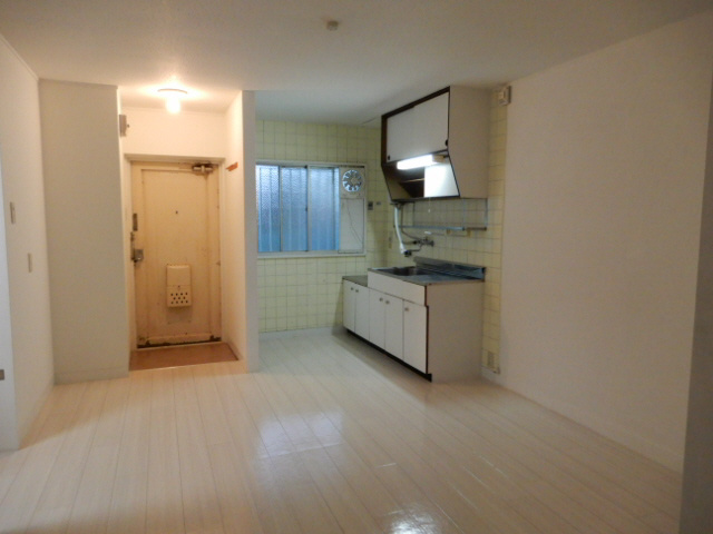 グリーンヒル舞子Aの居間・リビング