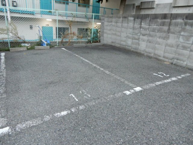 グリーンヒル舞子Aの駐車場