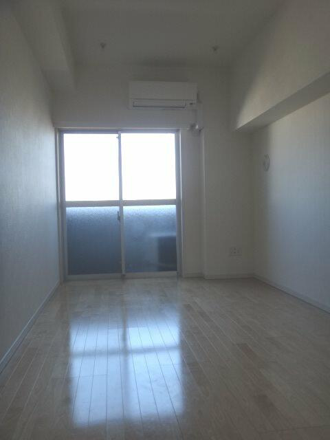 トランシェール小岩の洋室