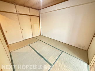 【和室】 | ステイツ雲雀丘花屋敷 | 足を伸ばして寛げる和室６帖です♪天袋付きの押入れも有り、たくさんの収納ができます！！