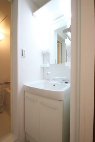 ＣＢ東宮原リーザの独立洗面台