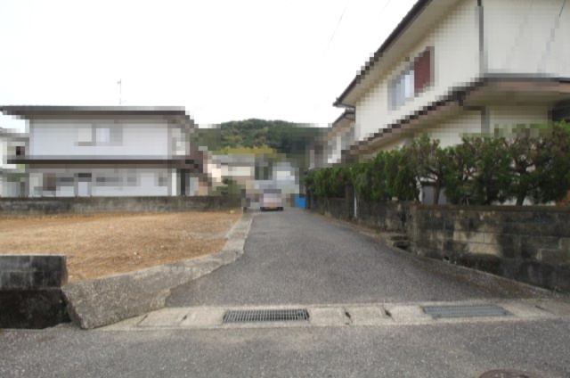 介良乙　新築戸建　⑱の前面道路含む現地写真|南西側　私道4.0ｍ　接面10.4ｍ　北西側　公道5.1ｍ　接面15.0ｍ