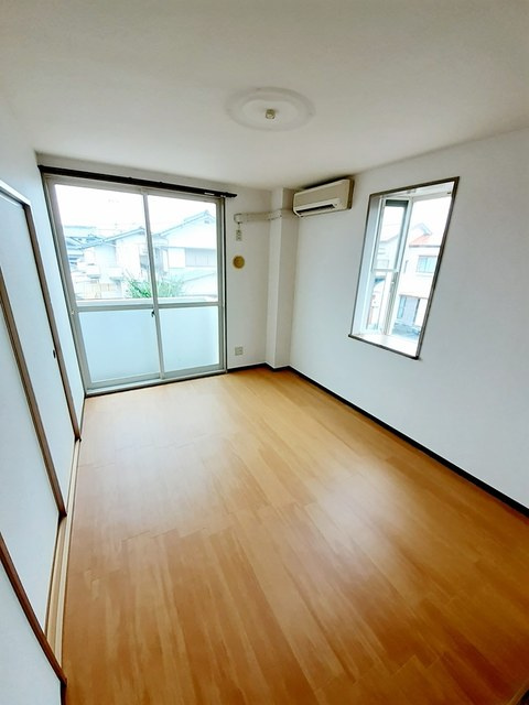 コモドハイツＡの居間・リビング|居室・リビング