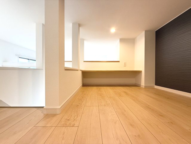 モアメゾン中央公園前の収納|5.4帖のロフト