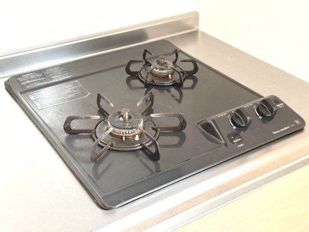 モアメゾン中央公園前のキッチン|料理が焦げ付き始めたら自動で消火する安心安全のガスコンロ