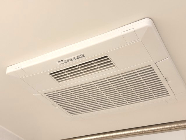 モアメゾン中央公園前の浴室|浴室暖房乾燥機ついてます