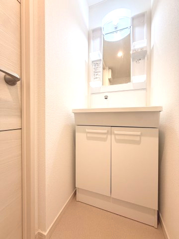 モアメゾン中央公園前の独立洗面台|きれいな洗面化粧台