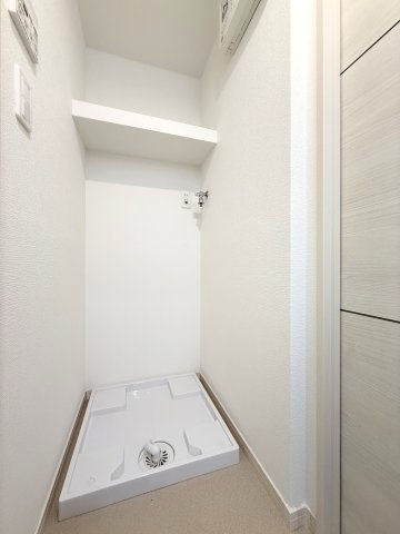 モアメゾン中央公園前の設備|室内に洗濯機置き場があります