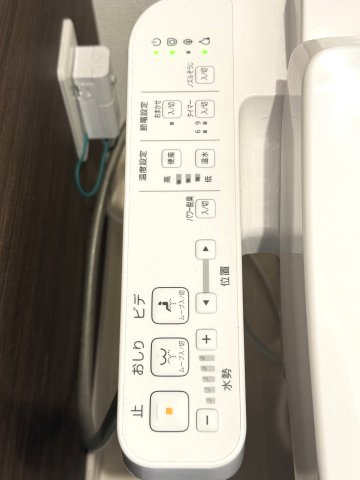 モアメゾン中央公園前のトイレ|温水洗浄便座付き