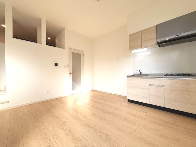 モアメゾン中央公園前の居間・リビング|8.2帖のLDK