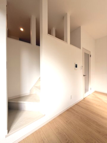 モアメゾン中央公園前の居間・リビング|8.2帖のLDK