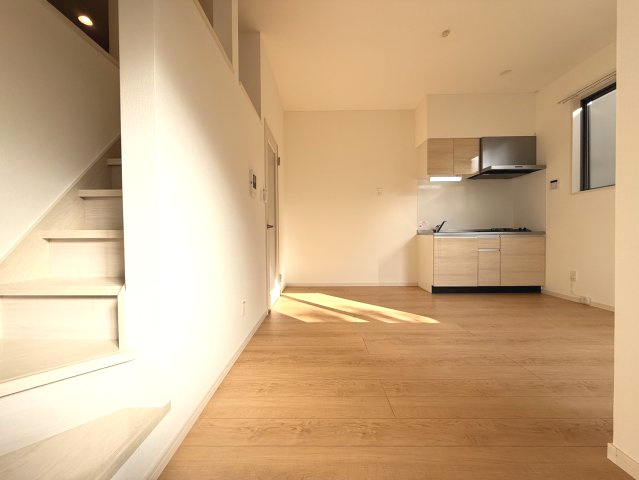 モアメゾン中央公園前の居間・リビング|8.2帖のLDK