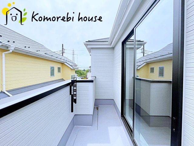 白岡市岡泉　新築一戸建て　リナージュ　01のバルコニー|暖かな日差しのふりそそぐバルコニー