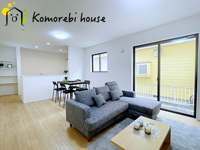 白岡市岡泉　新築一戸建て　リナージュ　01の居間・リビング|ゆったりとしたリビングです