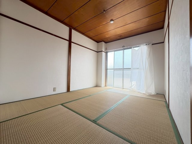 千里七尾マンションの寝室