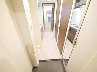 【玄関】 | プレサンス阿波座駅前 | 収納もある玄関です