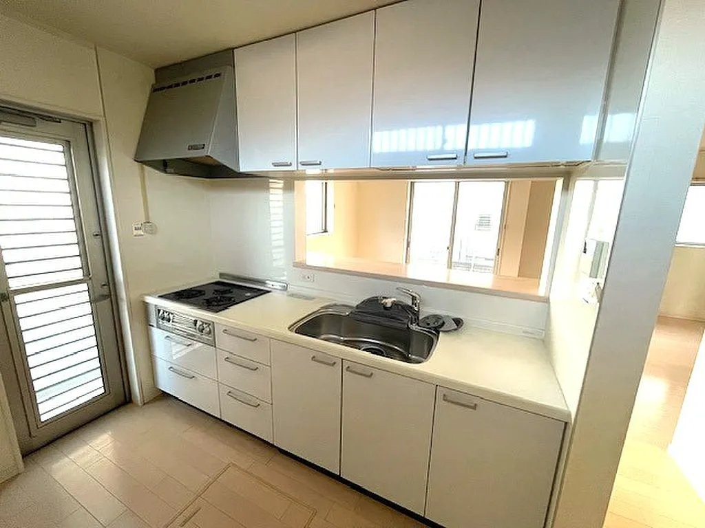 田原台９丁目　中古一戸建てのキッチン|システムキッチン
■物件内覧・資金計画相談・住宅ローン相談、リフォーム相談、お問合せ受付中■
※当日・翌日のご内覧、ご相談はお電話でのお問合せがスムーズです！