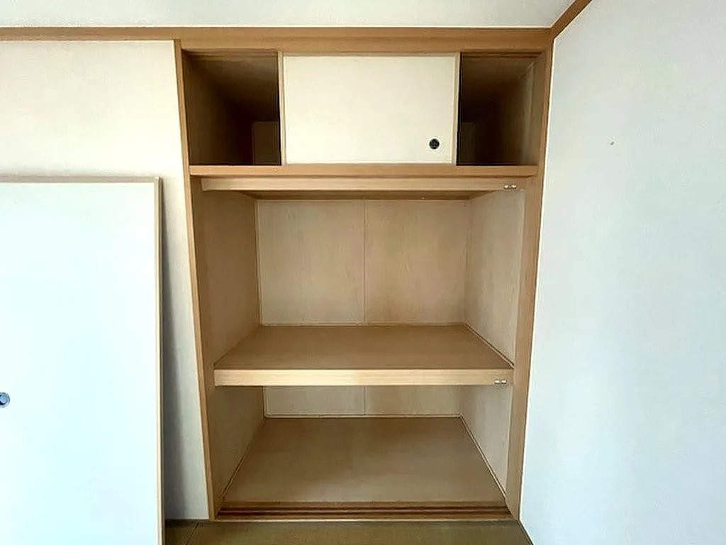 田原台９丁目　中古一戸建ての収納|押入
■物件内覧・資金計画相談・住宅ローン相談、リフォーム相談、お問合せ受付中■
※当日・翌日のご内覧、ご相談はお電話でのお問合せがスムーズです！