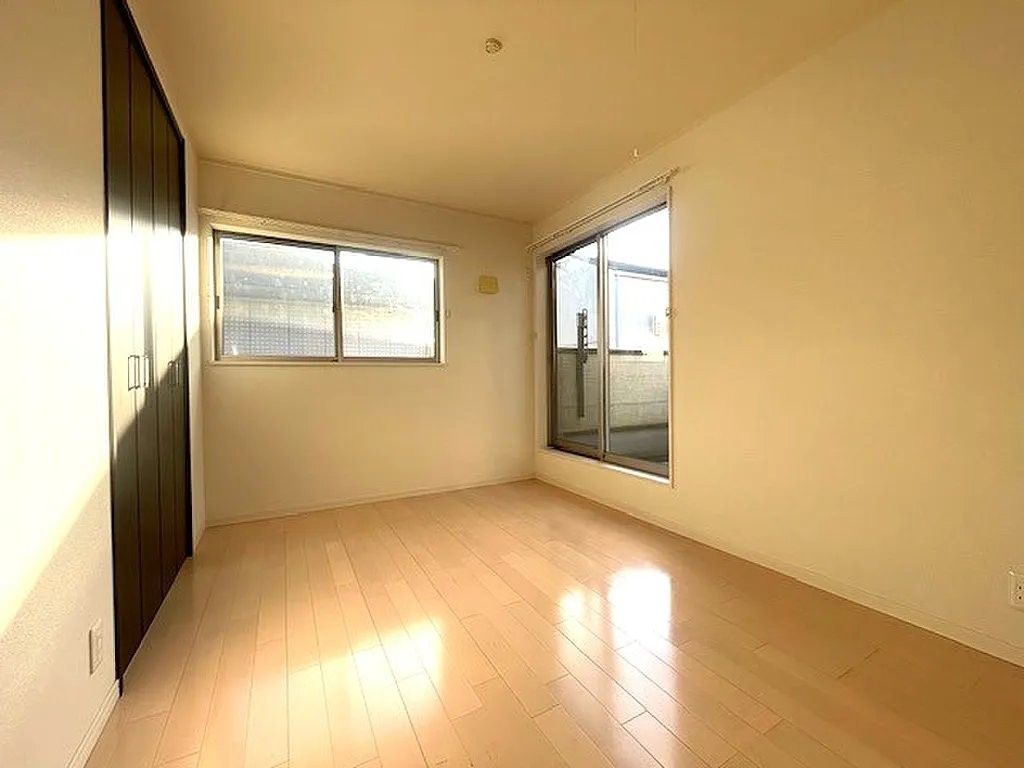 田原台９丁目　中古一戸建ての寝室|洋室6.0帖
■物件内覧・資金計画相談・住宅ローン相談、リフォーム相談、お問合せ受付中■
※当日・翌日のご内覧、ご相談はお電話でのお問合せがスムーズです！